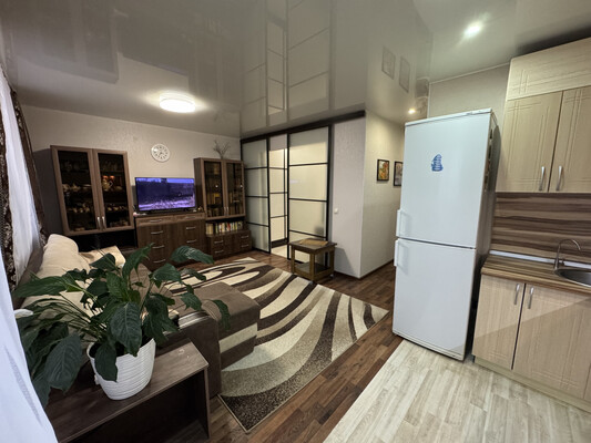 Продам двухкомнатную (2-комн.) квартиру, Лебяжская ул, 19, Киров г