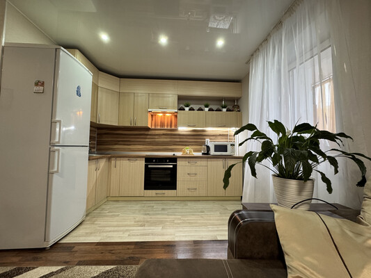 Продам двухкомнатную (2-комн.) квартиру, Лебяжская ул, 19, Киров г