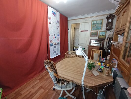 Продам трехкомнатную (3-комн.) квартиру, Октябрьский пр-кт, 60, Киров г