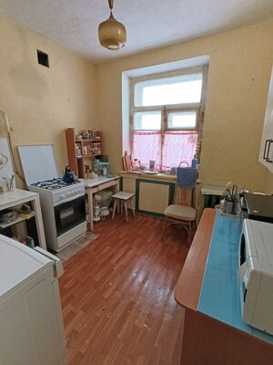 Продам трехкомнатную (3-комн.) квартиру, Октябрьский пр-кт, 60, Киров г