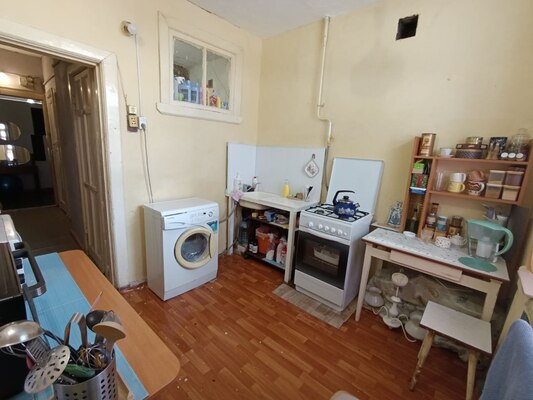Продам трехкомнатную (3-комн.) квартиру, Октябрьский пр-кт, 60, Киров г
