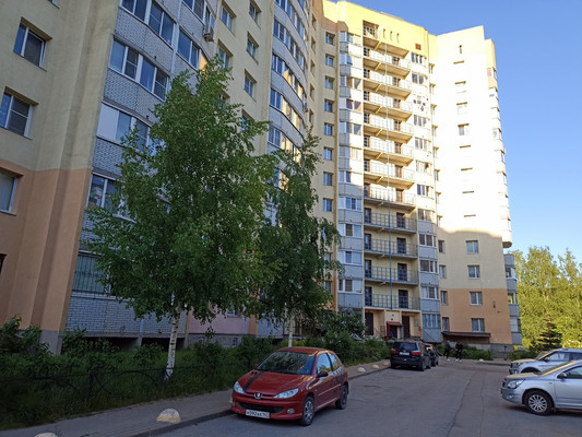 Продам однокомнатную (1-комн.) квартиру, Оборонная ул, 2к5, Мурино п