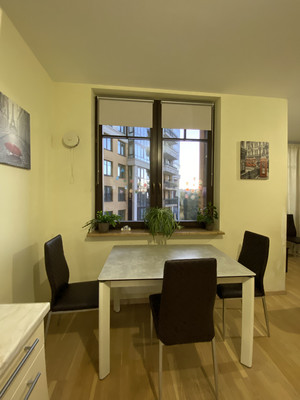 Продам трехкомнатную (3-комн.) квартиру, Заозёрная ул, 3к2, Санкт-Петербург г