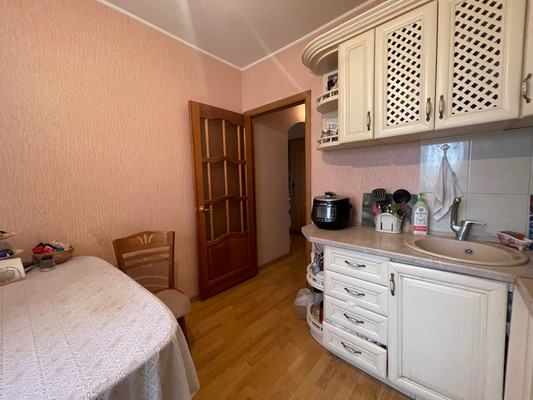 Продам трехкомнатную (3-комн.) квартиру, Благодатная ул, 166к43, Ростов-на-Дону г