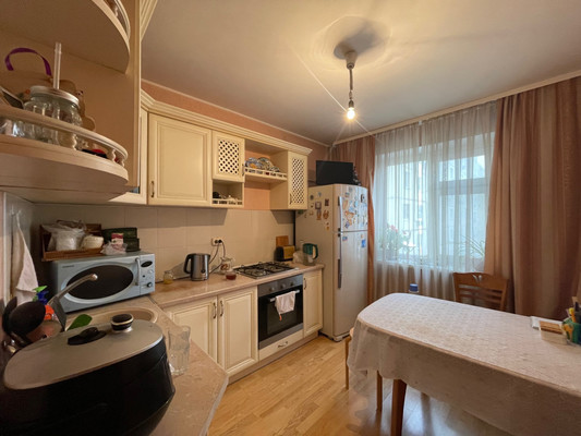 Продам трехкомнатную (3-комн.) квартиру, Благодатная ул, 166к43, Ростов-на-Дону г