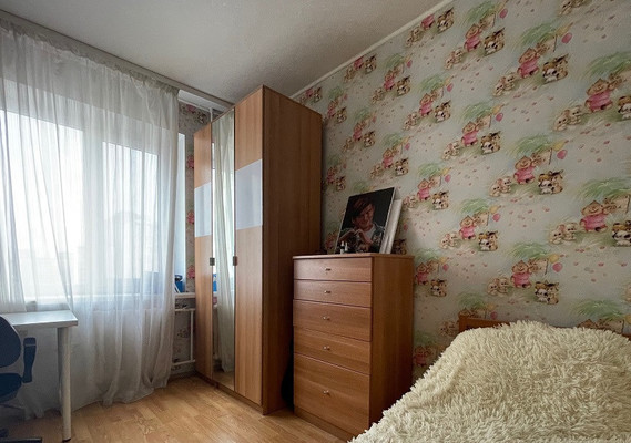 Продам трехкомнатную (3-комн.) квартиру, Благодатная ул, 166к43, Ростов-на-Дону г