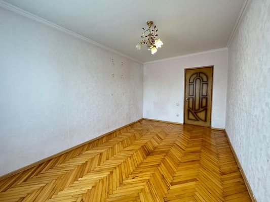 Продам двухкомнатную (2-комн.) квартиру, Байсултанова ул, 13, Нальчик г