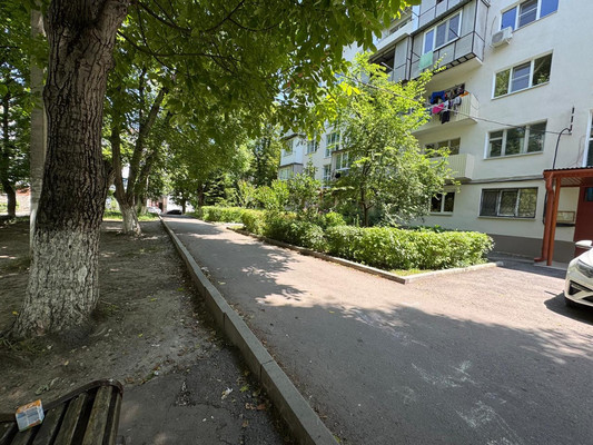 Продам двухкомнатную (2-комн.) квартиру, Байсултанова ул, 13, Нальчик г