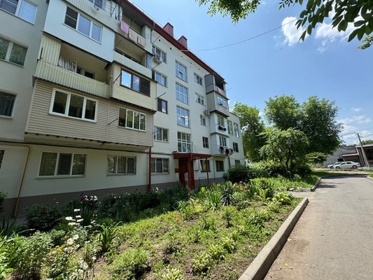 Продам двухкомнатную (2-комн.) квартиру, Байсултанова ул, 13, Нальчик г