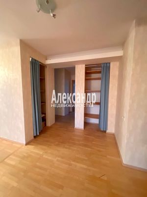 Продам многокомнатную квартиру, Ивана Фомина ул, 14к2, Санкт-Петербург г