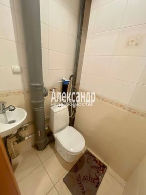 Продам многокомнатную квартиру, Ивана Фомина ул, 14к2, Санкт-Петербург г