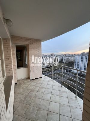 Продам многокомнатную квартиру, Ивана Фомина ул, 14к2, Санкт-Петербург г