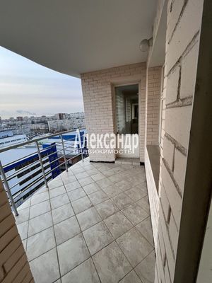Продам многокомнатную квартиру, Ивана Фомина ул, 14к2, Санкт-Петербург г