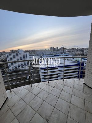 Продам многокомнатную квартиру, Ивана Фомина ул, 14к2, Санкт-Петербург г