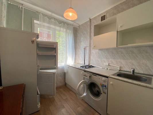 Продам однокомнатную (1-комн.) квартиру, Таганрогская ул, 122к1, Ростов-на-Дону г