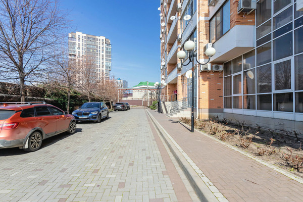 Продам двухкомнатную (2-комн.) квартиру, им. Дзержинского ул, 26к1, Краснодар г