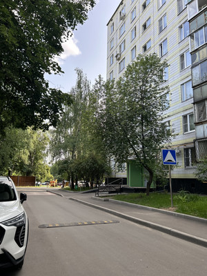 Продам двухкомнатную (2-комн.) квартиру, Домодедовская ул, 17к1, Москва г