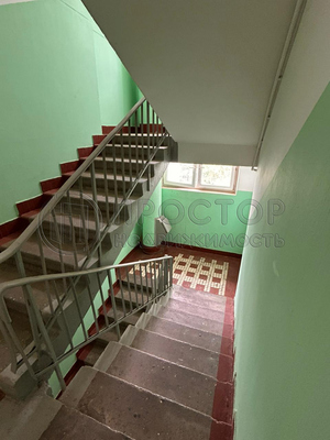 Продам трехкомнатную (3-комн.) квартиру, Молостовых ул, 14к1, Москва г