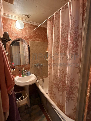 Продам трехкомнатную (3-комн.) квартиру, Молостовых ул, 14к1, Москва г