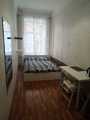 Продам комнату в 8-комн. квартире, 6-я Советская ул, 5, Санкт-Петербург г