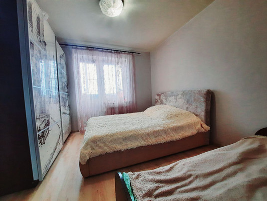 Продам двухкомнатную (2-комн.) квартиру, С.Жилина ул, 4, Медведево пгт