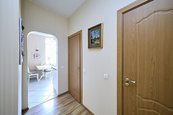Продам многокомнатную квартиру, Лиговский пр-кт, 237, Санкт-Петербург г