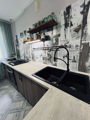 Продам трехкомнатную (3-комн.) квартиру, Куйбышева ул, 171, Калининград г