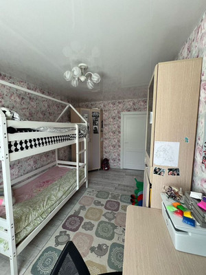 Продам трехкомнатную (3-комн.) квартиру, Куйбышева ул, 171, Калининград г