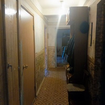Продам трехкомнатную (3-комн.) квартиру, 2-я Комсомольская ул, 40к1, Санкт-Петербург г