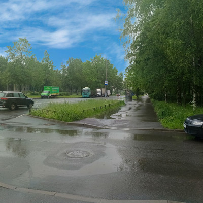 Продам трехкомнатную (3-комн.) квартиру, 2-я Комсомольская ул, 40к1, Санкт-Петербург г