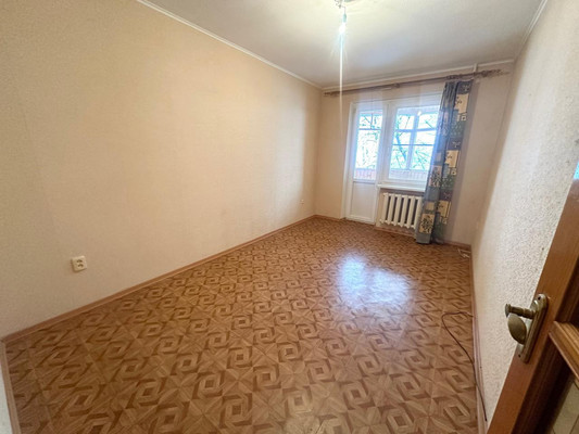Продам трехкомнатную (3-комн.) квартиру, Зорге ул, 27/1, Ростов-на-Дону г