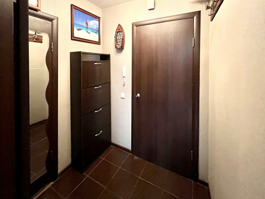 Продам однокомнатную (1-комн.) квартиру, Болотниковская ул, 40к2, Москва г