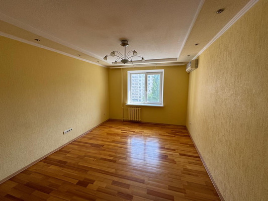 Продам двухкомнатную (2-комн.) квартиру, Мильчакова ул, 45, Ростов-на-Дону г