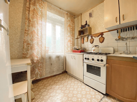 Продам двухкомнатную (2-комн.) квартиру, Серпуховская ул, 115, Липицы с