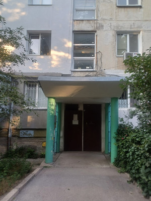 Продам трехкомнатную (3-комн.) квартиру, Радищева ул, 84, Симферополь г