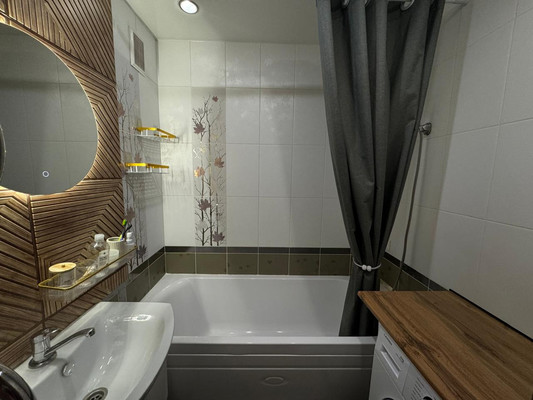 Продам трехкомнатную (3-комн.) квартиру, Шмидта ул, 20, Иркутск г