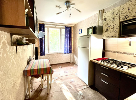 Продам однокомнатную (1-комн.) квартиру, Болотниковская ул, 40к2, Москва г