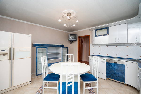 Продам двухкомнатную (2-комн.) квартиру, Победы б-р, 43, Воронеж г