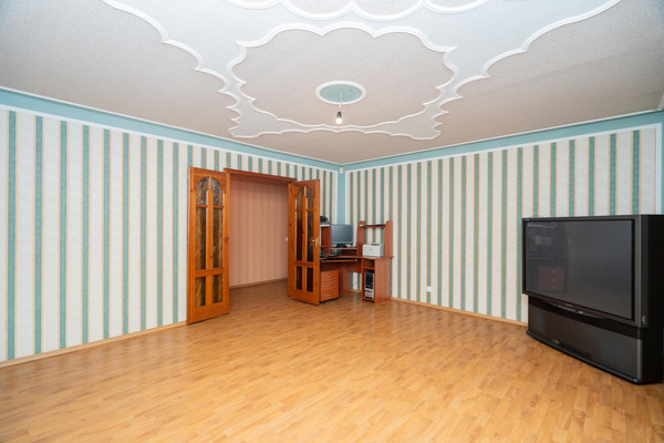 Продам двухкомнатную (2-комн.) квартиру, Победы б-р, 43, Воронеж г