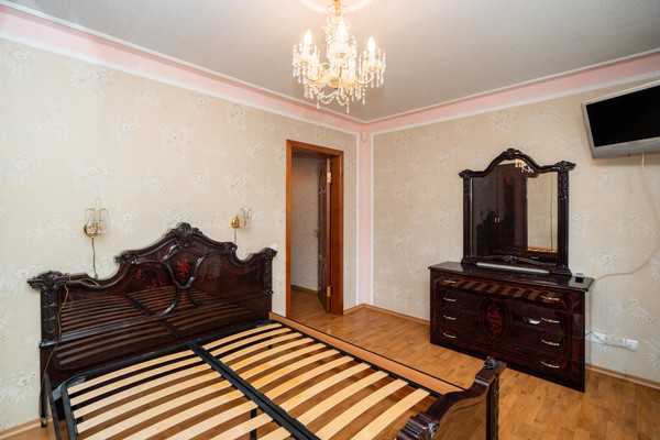 Продам двухкомнатную (2-комн.) квартиру, Победы б-р, 43, Воронеж г