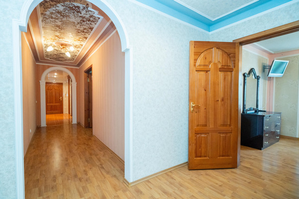 Продам двухкомнатную (2-комн.) квартиру, Победы б-р, 43, Воронеж г