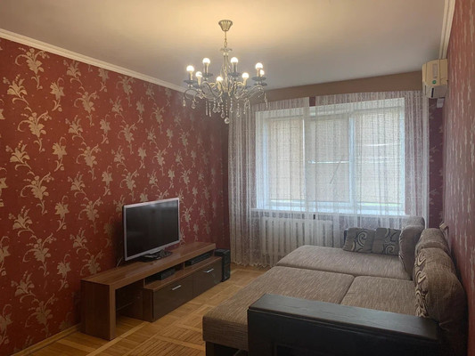 Продам трехкомнатную (3-комн.) квартиру, им. Селезнева ул, 126, Краснодар г