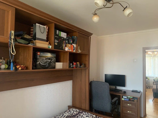 Продам трехкомнатную (3-комн.) квартиру, им. Селезнева ул, 126, Краснодар г