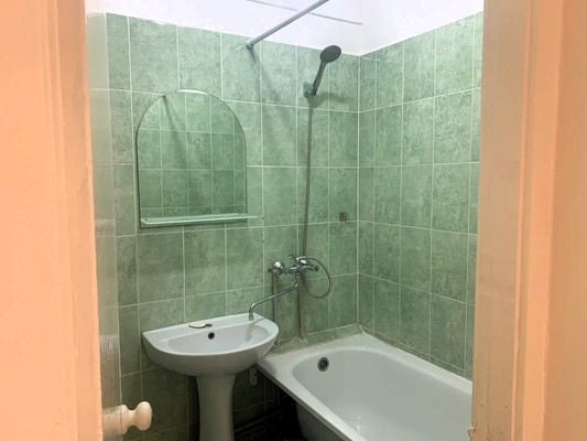 Продам двухкомнатную (2-комн.) квартиру, им. Селезнева ул, 120, Краснодар г