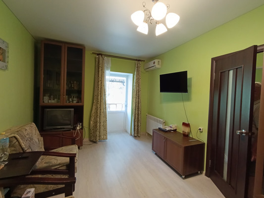 Продам двухкомнатную (2-комн.) квартиру, Пуцатова ул, 29А, Алушта г