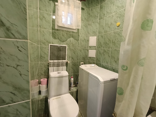Продам двухкомнатную (2-комн.) квартиру, Пуцатова ул, 29А, Алушта г