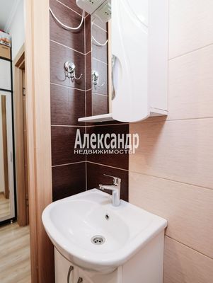 Продам однокомнатную (1-комн.) квартиру, Петровский б-р, 12к2, Мурино п