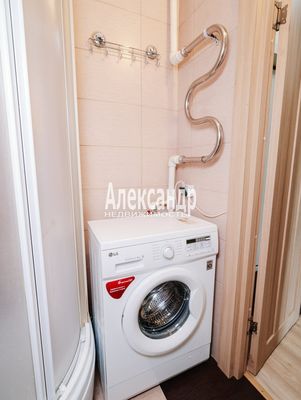 Продам однокомнатную (1-комн.) квартиру, Петровский б-р, 12к2, Мурино п