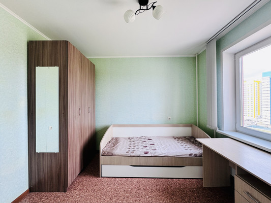 Продам трехкомнатную (3-комн.) квартиру, братьев Ткачевых ул, 11, Брянск г