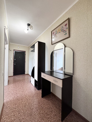Продам трехкомнатную (3-комн.) квартиру, братьев Ткачевых ул, 11, Брянск г